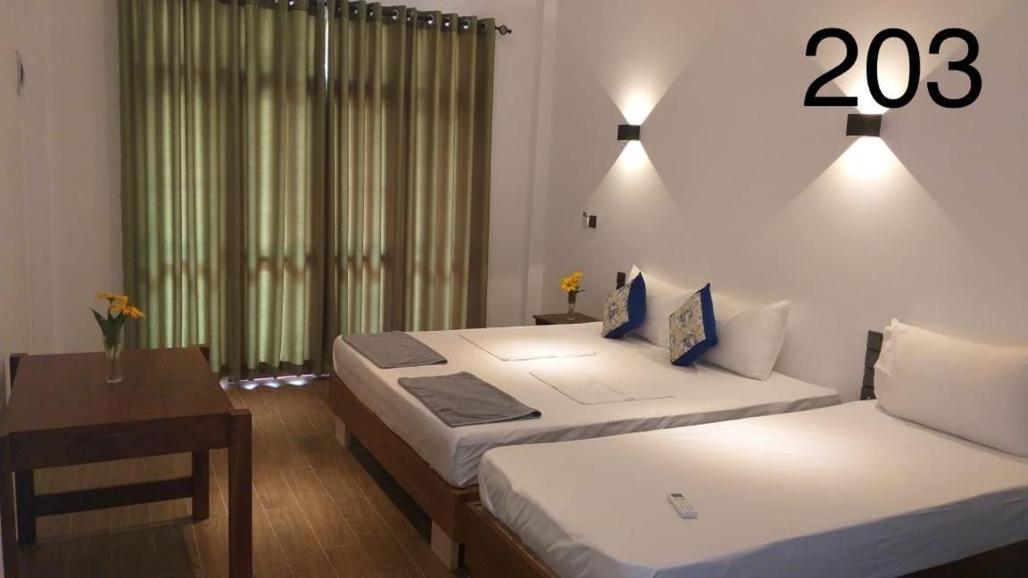 Rawanaz Hotel Unawatuna Luaran gambar